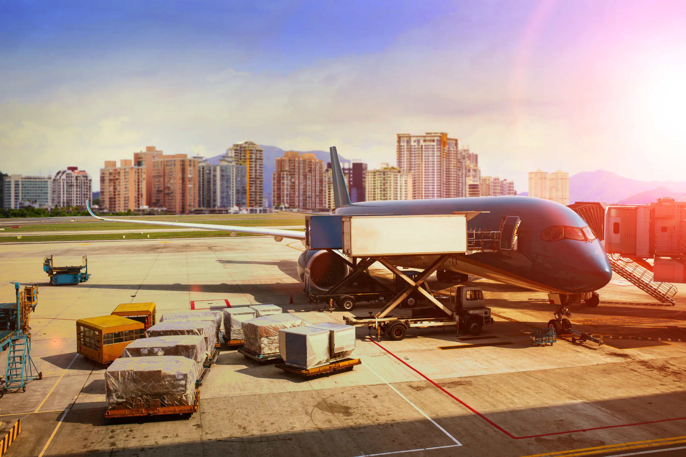 International relocation by air and sea freight — cargo plane loading