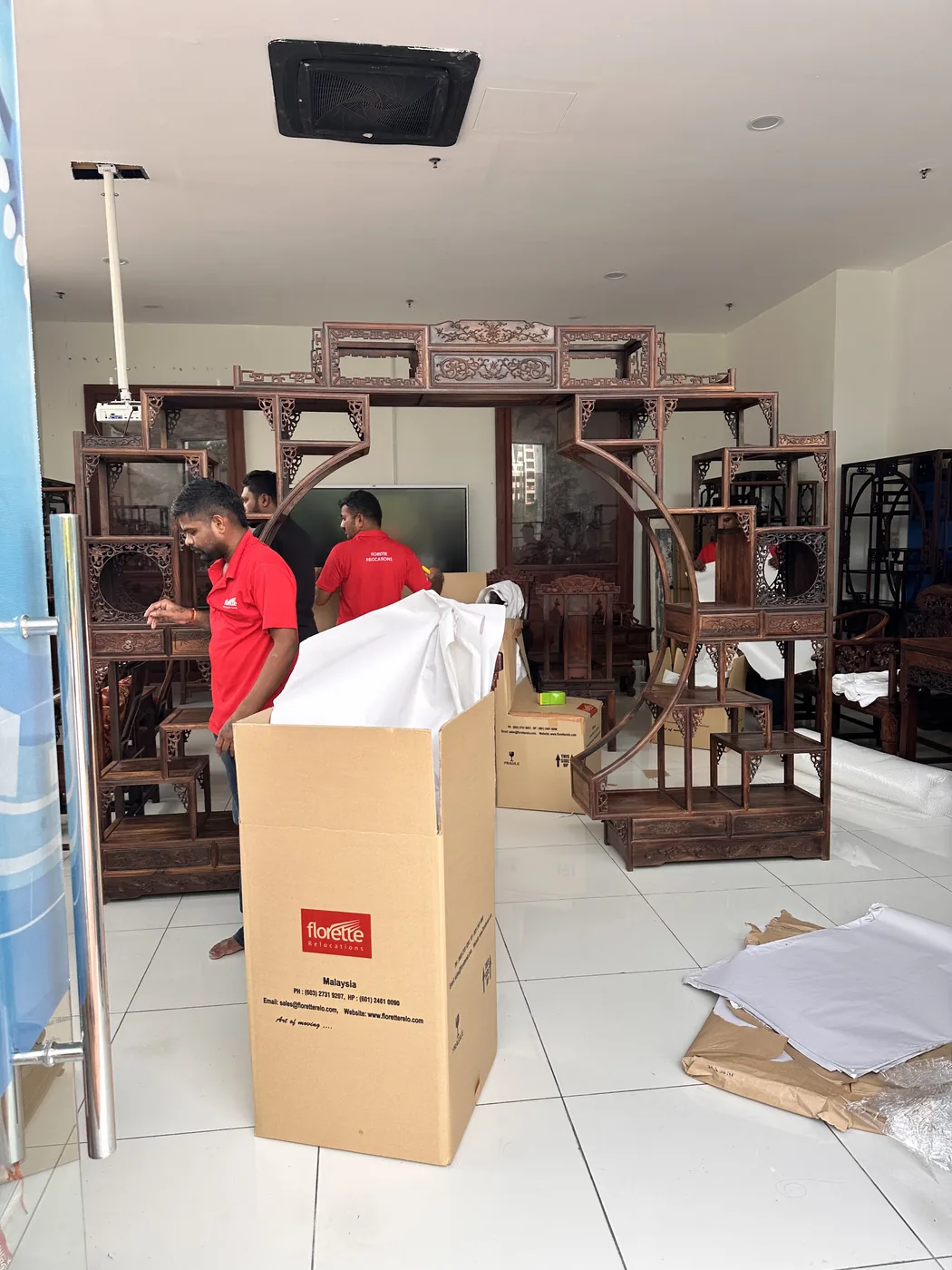 Detailed labeling and documentation of packed shipment contents